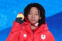 平野歩夢の“相棒”はいかにして作られるのか？ 職人技が光るスノーボード製造の裏側が公開「凄すぎる」「いつも見てみたいと思ってた！」