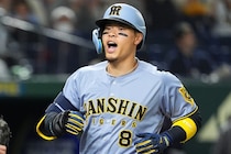 「メジャー行かないでくれ」佐藤輝明が２年連続30号到達...森下翔太に続く豪快弾で虎党歓喜「怪物すぎるやろ」「パワー本当にバケモンやな」