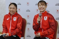 体操女子、18歳と27歳の“共通意識”で悲願の金メダルへ！　岸里奈のコメントに杉原愛子は「全部言ってくれましたね」を連発【アジア大会】