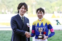 「イケメンすぎる」札幌競馬場に現れた58歳“大物俳優”に視線集まる「素敵です」「爽やか～」