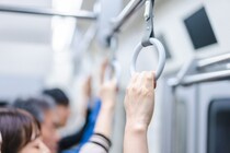 【電車内で】こども「ねえ、着いたー？」母「まだだよ」→次の駅に着いた瞬間、こどもの可愛すぎる言葉に「朝から癒された」
