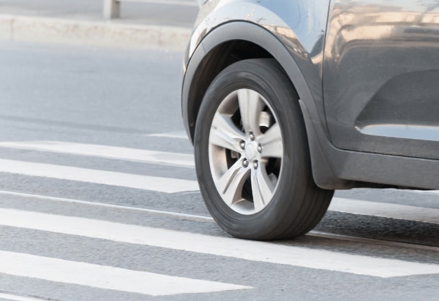 東南アジアで…道を譲る車に会釈すると⇒次の瞬間、ガイドに”注意された”理由に「うそでしょ？」