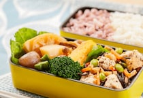 妻が作ったキャラ弁を開けたら…？まさかの“絶妙なズレ”に「パパの寝顔そっくり！」