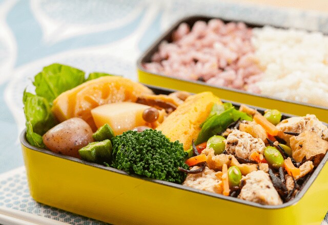 苦手な野菜がお弁当に入ってたけど…→母の愛情を感じる中身に「胸が熱くなった」