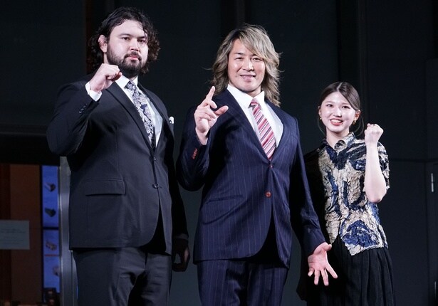 【写真】棚橋弘至、ウルフ・アロンと元アンジュルムの竹内朱莉