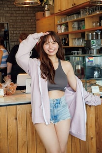 “グラビアシンデレラ”本郷柚巴、写真集で初の“すっぴん寝起き”など新たな一面を披露「今の私にできることを全て出しました」