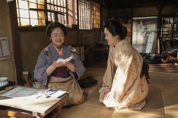 <明日のばけばけ>高石あかり“トキ”は借金を返すため、堤真一“傳”の機織り工場で働く