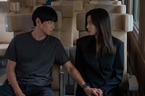 チョン・ジヒョン＆カン・ドンウォン初共演『北極星』最終回に反響「涙が止まらない」「どうか…！」船上の壮絶クライマックスに祈りの声