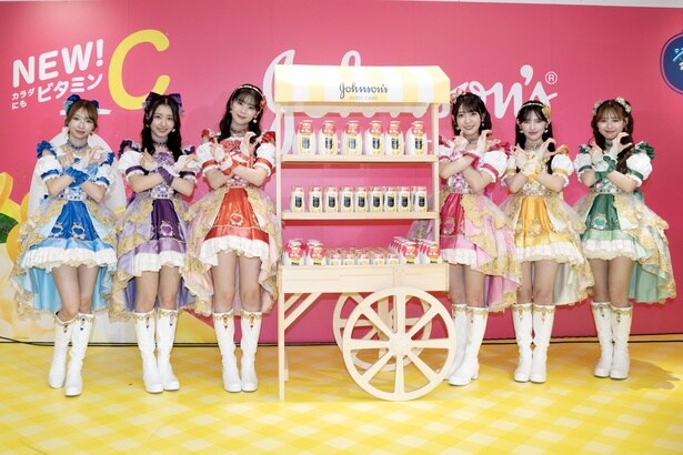 (写真左より)辻野かなみ、杏ジュリア、坂井仁香、小泉遥香、菅田愛貴、吉川ひなの