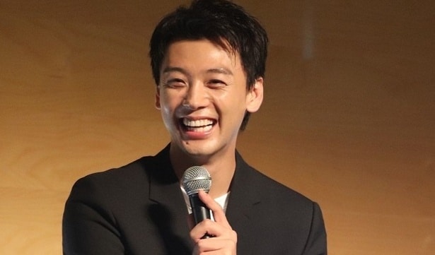 「可愛い〜」竹内涼真の“舌ぺろギャルピ”にファン悶絶…夏帆とのツーショットが話題に＜じゃあ、あんたが作ってみろよ＞