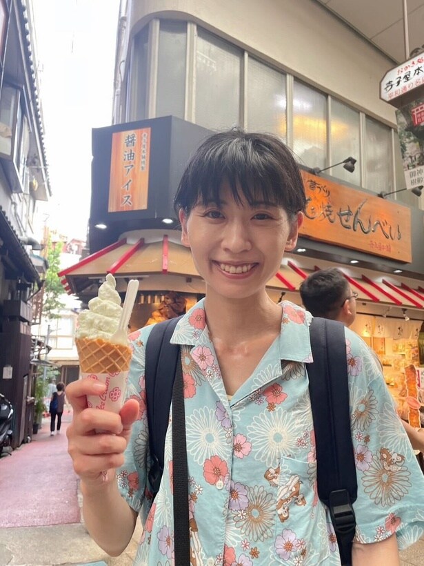 アイスに浮かれる酒寄さん