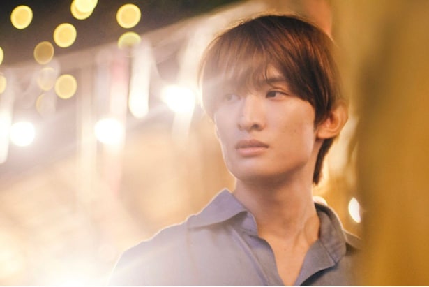 タイでカメラマンをしながら音楽活動を続けるカイ(向井)