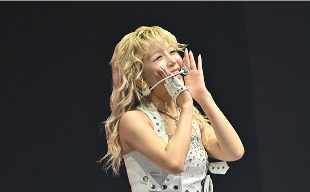 【写真】Kep1er・ヒカル、満面の笑顔で故郷のファンに呼びかける　