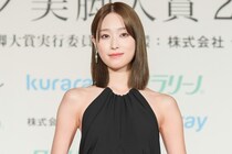 高橋ひかる、「美脚大賞」授賞式に「母の教育があってこそ」美脚を保つ秘訣を明かす