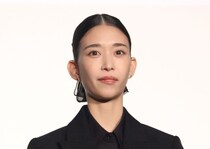 森川葵&志田彩良、ハートポーズを作る仲良しオフショットに「オソロのかわいさ」＜スティンガース＞