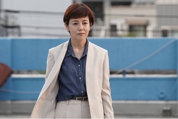 情報犯罪に立ち向かう刑事の二宮(沢口靖子)