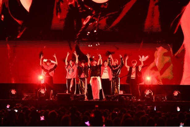 「Lemino MUSIC FES - BEYOND EXPO STAGE -」に登場したNEXZ