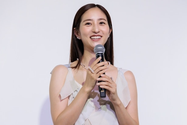 堀田茜、1日中家にいる日も香水「背筋がスッと伸びる感じがする」