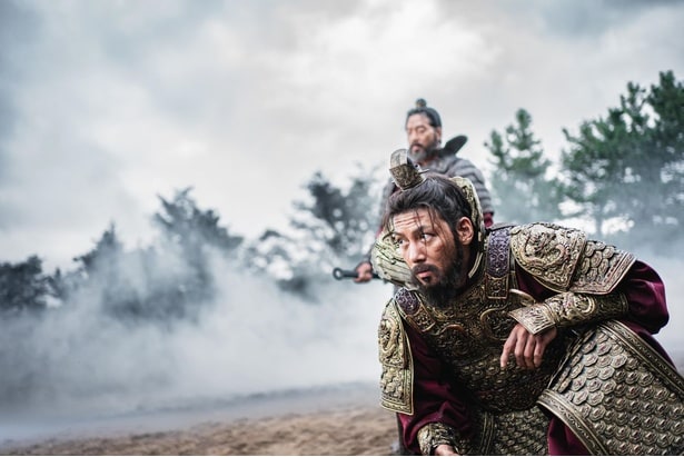 高句麗の王、コ・ナンムを演じるチ・チャンウク