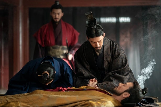 王の突然の死！いったい誰が…？