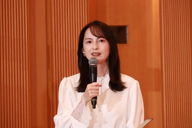 制作発表会見の司会を務めた山本恵里伽アナ