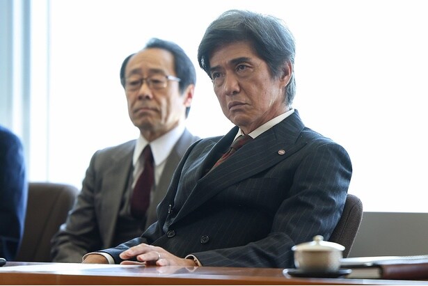 「ザ・ロイヤルファミリー」より