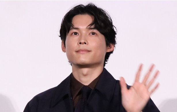 松村北斗、「秒速5センチメートル」初日舞台挨拶に登壇