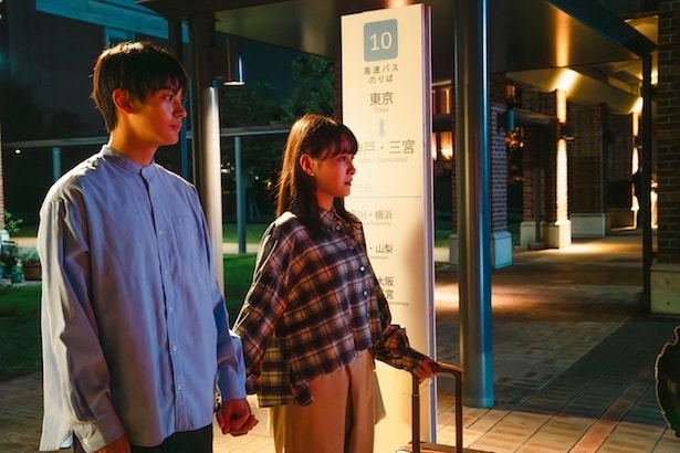 葵わかな“由宇”と神尾楓珠“真央”が遠距離恋愛をする姿に「眩しいカップル」「切ない…」と反響<すべての恋が終わるとしても>