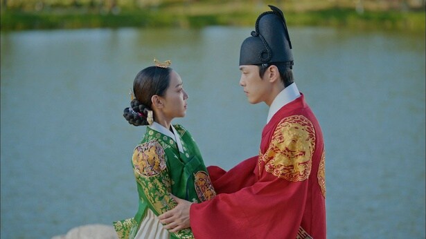 ロマンスでもブロマンスでもない “ノータッチロマンス”『哲仁王后~俺がクイーン!?~』の見どころを古家正亨氏が解説