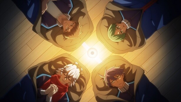 【写真】体育館で揃って寝袋に包まる四季ら男子陣