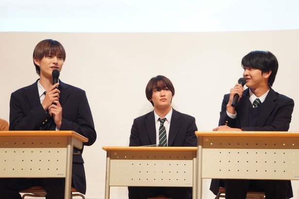 「修学旅行で仲良くないグループに入りました」制作発表会見より