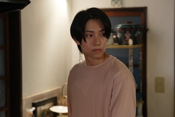 橋本将生“巧巳”が恒松祐里“澪”から過去の恋愛話を聞いた姿に「泣いちゃう」「辛いね」と同情の声集まる＜ひと夏の共犯者＞