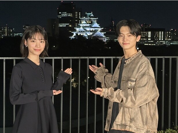 當真あみ(写真左)と齋藤潤