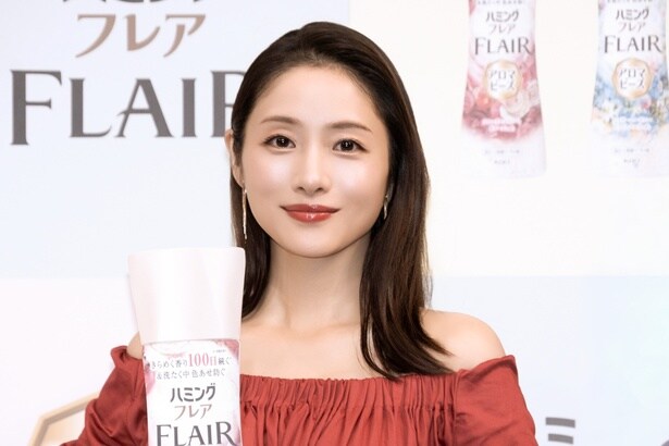 石原さとみが第2子出産後初の公の場「昨日の夜は緊張して、うちの子が夜泣きして(笑)」