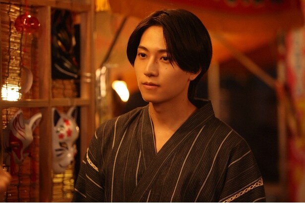 橋本将生“巧巳”は幼なじみの石川瑠華“モナ”に誘われ、恒松祐里“澪”と3人で夏祭りへ…そんな中、澪の失踪が世間を騒がす＜ひと夏の共犯者＞