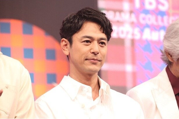 “かわいさしかない”…妻夫木聡、真面目な顔&全力でお茶目ポーズ披露<ザ・ロイヤルファミリー>