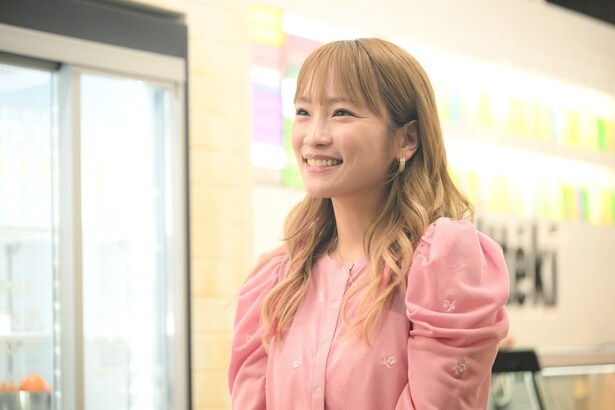 茉海恵(川栄李奈)も学校で必要なものを手作りするなど、実の母としていろは(池村碧彩)のために奮闘する