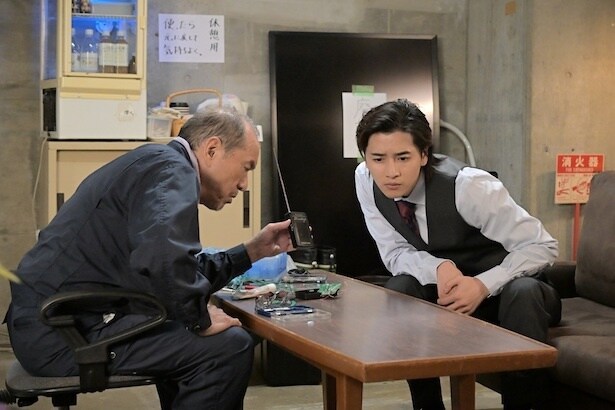 飯島寛騎“新”が久住小春“真凛”に積極的にアプローチ　「グイグイくるよね」「メロメロだね〜」の声＜御社の乱れ正します！2＞