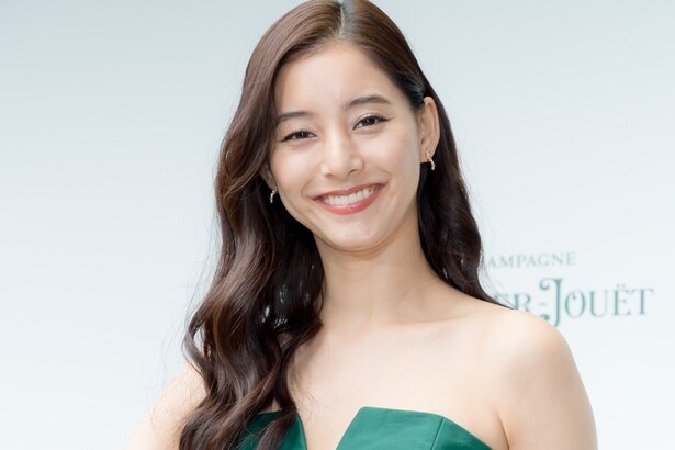 新木優子、“初めての挑戦をした年”の2016年を振り返る「今の自分に繋がっている」