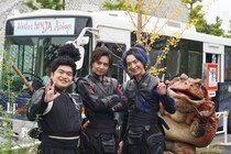 佐藤大樹＆木村慧人＆加藤諒が東京・渋谷に登場　バス周遊PRイベントに「病みつきになっちゃうくらい楽しい」＜仮面の忍者 赤影＞