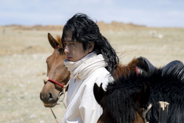 前作で解体されたテントのナンバー2で乃木憂助(堺雅人)の弟・ノコルを演じる二宮和也