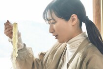 武田梨奈“ワカコ”は渡部瑞貴“アベちゃん”と山田キヌヲ“みぃさん”と女子旅で福島へ…そこで、地元の酒と料理を堪能する＜ワカコ酒 Season9＞