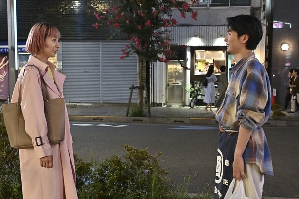 鮎美(夏帆)はミナト(青木柚)と出会い、勝男(竹内涼真)との日々にはなかったときめきを感じていく