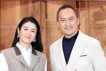 渡辺謙、バースデーサプライズに照れ笑い　66歳の抱負は「健康でみんなと笑顔で過ごせるように」