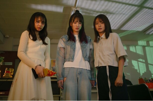 ＜推しの殺人＞田辺桃子×横田真悠×林芽亜里トリプル主演のサスペンスに「めっちゃ面白いぞこれ…」の声　1～3話をプレイバック