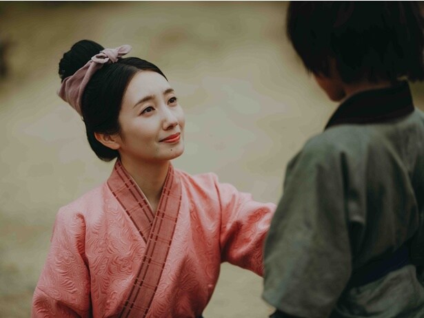 波瑠演じる済仁美は楊志(満島真之介)の伴侶