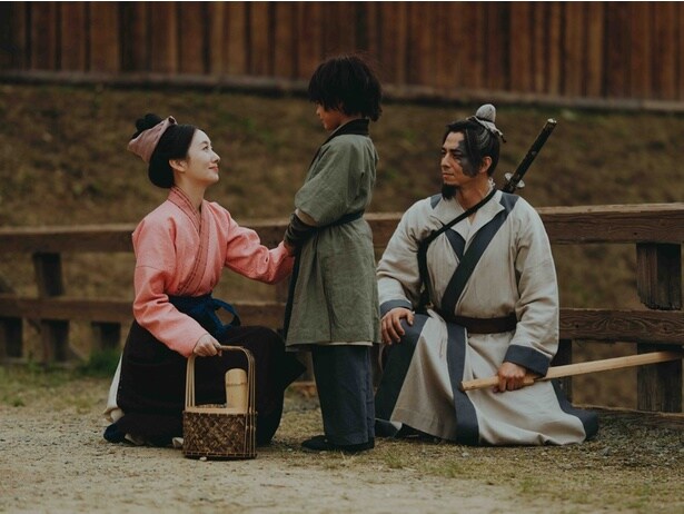 満島真之介、波瑠が連続ドラマ「北方謙三 水滸伝」に出演「私たち家族の場面は1番“親しみやすさ”を感じていただける部分」