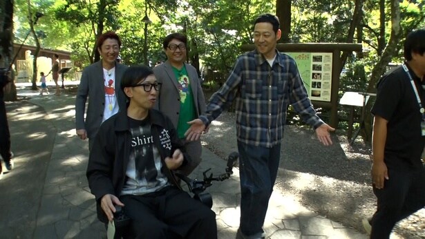 初代クラウンに大興奮、トロントロン牛乳のソフトクリームに感動の宮崎旅＜東野ぶらぶらチーキーズ＞