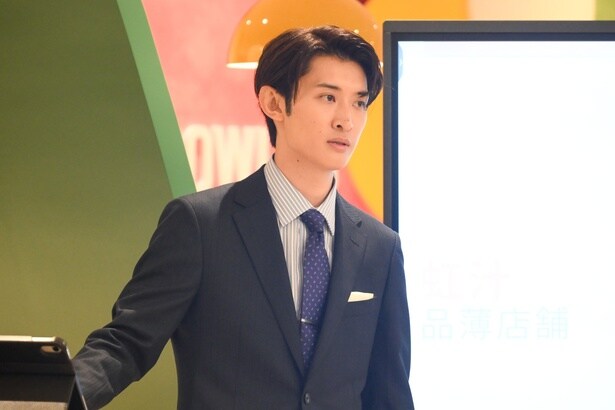 ベンチャー企業「RAINBOWLAB」の副社長・黒木竜馬を演じる向井康二