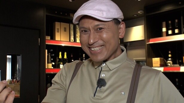 春日俊彰「先生は春日のはるか上を走ってらっしゃる」武蔵新田の試飲ができる酒店で“先達”の気配に感動＜じばせん＞